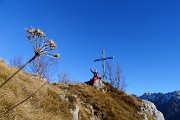 30 Alla croce del Monte Castello (1425 m)